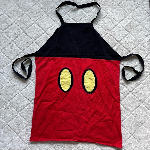 Walt Disney World Disneyland Resort | Red and Black Mickey Mouse Cooking Apron - Picture 1 of 10